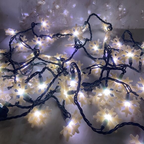 Christmas Snowflake String Lights 60 LED Indoor / Outdoor Length 22.16 FT 2006 - Picture 6 of 6